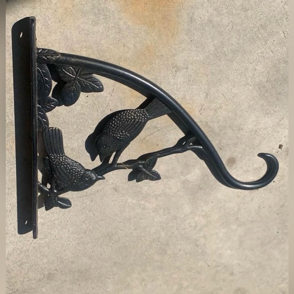 Decorative Hook Bird Wall Bracket in Black